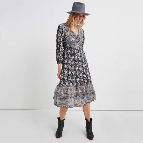 Lucky Brand Dresses & Skirts - Lucky Brand Black & Beige Paisley Floral Border Print Wrap Dress Size Large